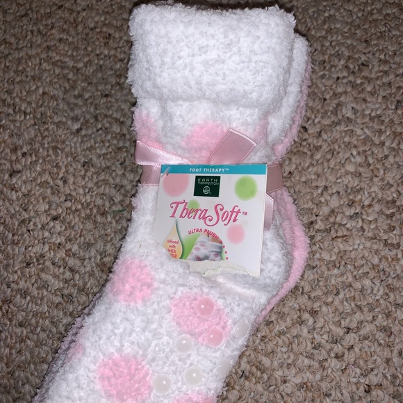 Set of fuzzy socks with grips - Picture 2 of 3